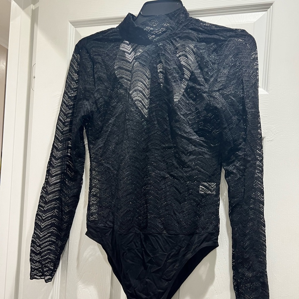 VICI ANNABELLA CROCHET LACE MOCK NECK BODYSUIT - BLACK